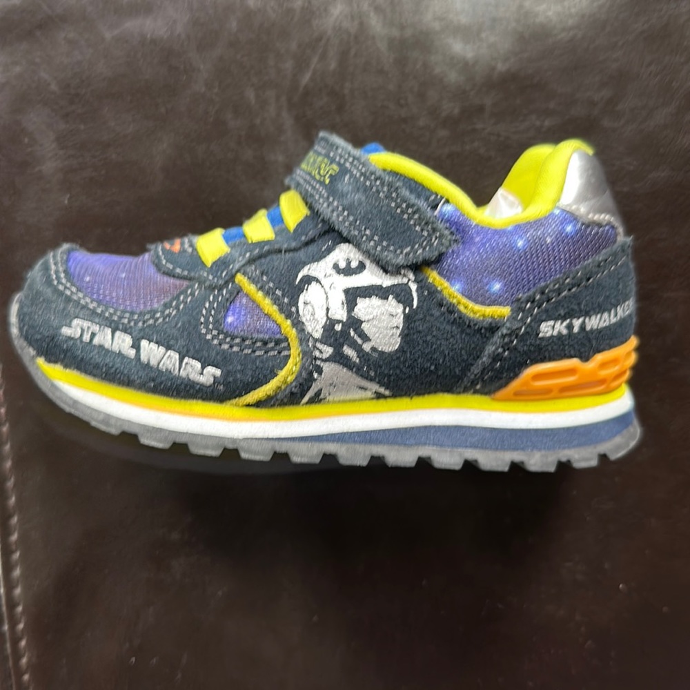 Stride Rite Star Wars Limited Edition Tennis Shoes.  Sz 6M. New In Box